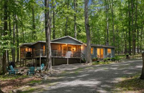 Dog-Friendly w Hot Tub, Fire Pit & River Access - Photo 1