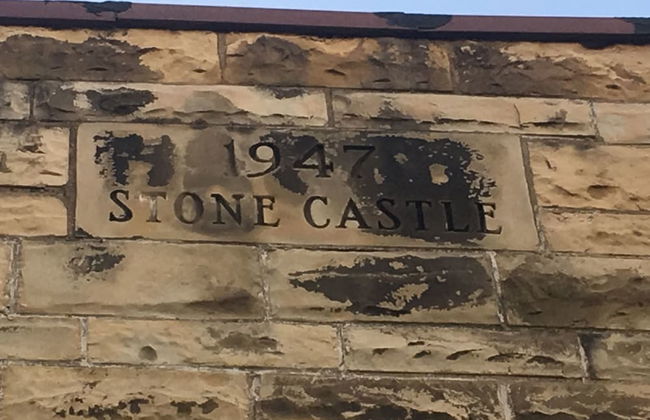 The Stone Castle - With Private Yard & Parking, Near Falls & Casino by Niagara Hospitality - Foto 29