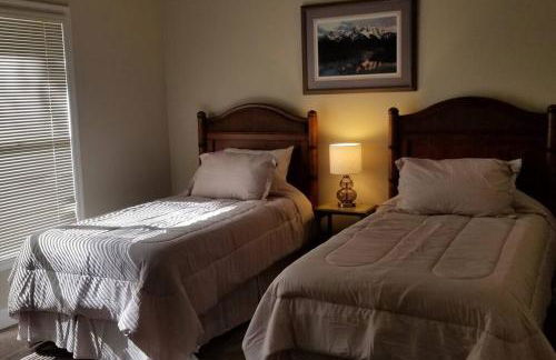 Black Diamond Beauty with Concierge Service - Photo 11