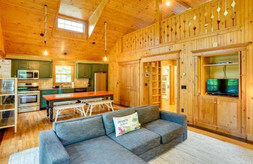 Secluded Elka Park Cabin Hot Tub and Fire Pit! - Foto 5