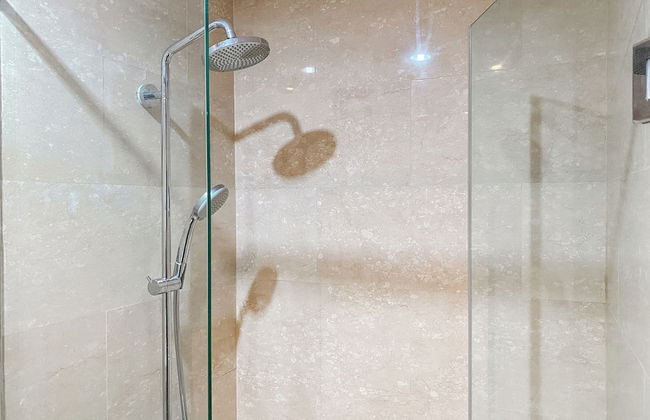 Good Deal And Scenic Studio At Menteng Park Apartment - Photo 15