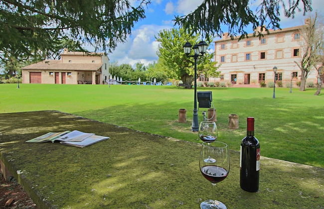 Cottage in Urbania With Pool & Terrace - Foto 30