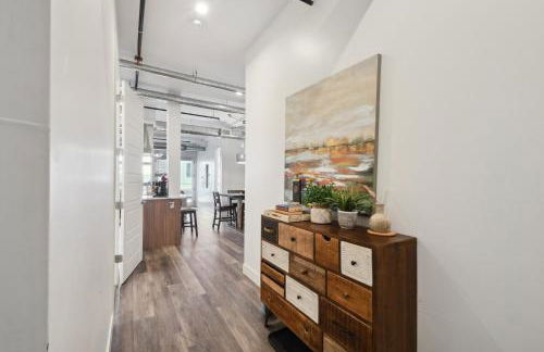 Brushed & Bold | RiNo Art Lofts - Foto 31