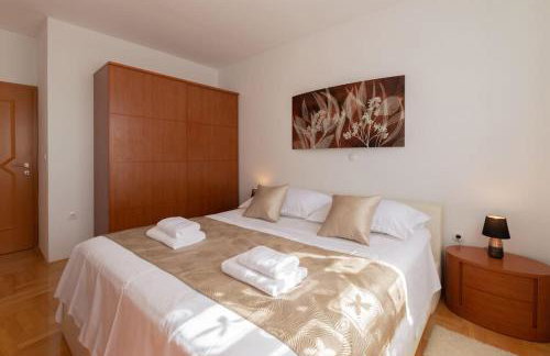 SEA VIEW- spacious apartment with shared pool - Foto 13