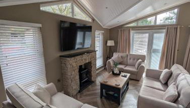 Luxury Hot Tub 3 Bedroom Lodge - Lake Windermere - Foto 2