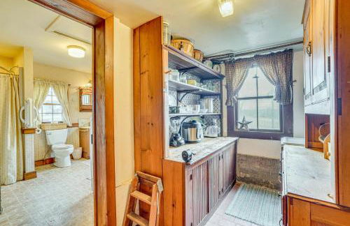 Rural and Historic Detour Escape with Horses On-Site! - Foto 9