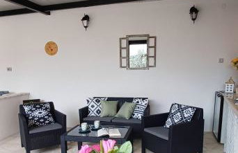 Casa Šimeti Charming Mediterranean Home near Poreč with Private Garden & Free Parking - Photo 1