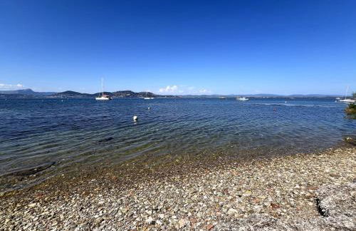 La Madrague Waterfront Cottage - Foto 10