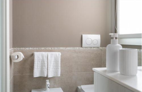 Tiffany Silver - Photo 6