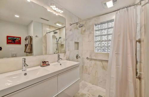 Comfortable and stylish condo near Myers Park - Foto 21