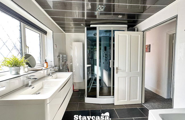 Beautiful Detached Villa - Jacuzzi Bath - Parking - Foto 71