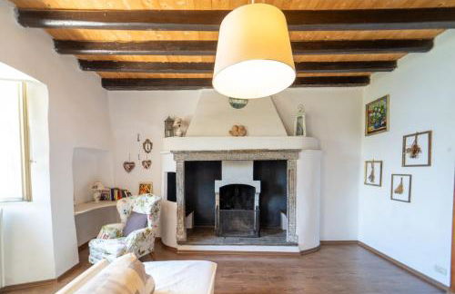 Vintage Home in the hamlet with lake view - Photo 8