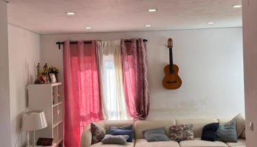 Um quarto em um apartamento - Foto 2