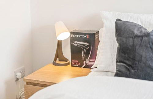 Modern 4-Bed, Parking, Pool Table, Sleeps 11 - Foto 33