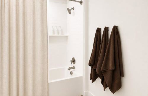Modern Retreat 10 Min from Disneyland With Pool & Gym - Foto 52