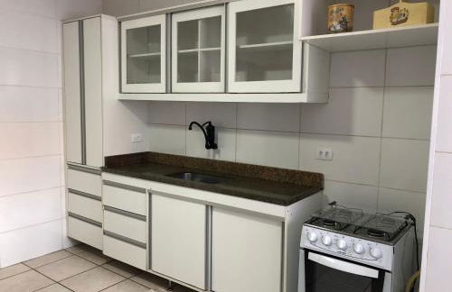 Apartamentos até 6 pessoas - 3 quartos com suíte e garagem, completo - Photo 18