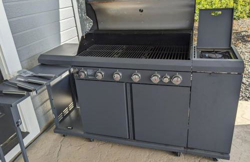 Private Oasis On 2 Acres with Indoor Pool and Theater - Foto 45