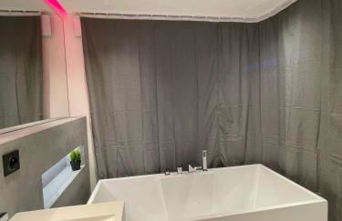 Appartement neuf climatisé - vue mer Saint-Tropez - 50m plage et port - piscine - Foto 19