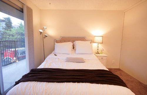 Peaceful Family Friendly 2BR 2BA Entire Apt Unit in Belmont Hill - Foto 7