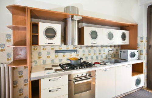 LA'DELI - Como - grande appartamento con parcheggio, nefltix, giardino, terrazzo - Foto 32