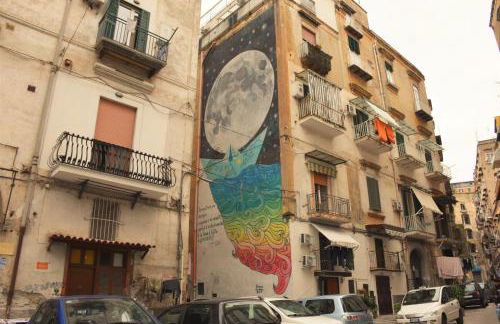 La cartolina di Napoli free parking for small cars only - Foto 35