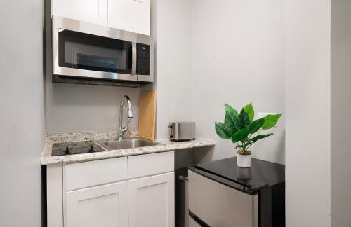 73-201 New 1BR 1Bth UWS Doorman Gym - Photo 16