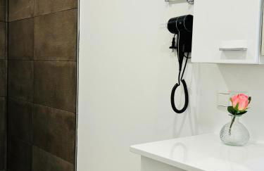 REMA Homes - Jacuzzi Terrasse 55' TV Küche Regendusche - Foto 17