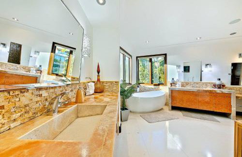 Ocean View Serenity with Theater and Heated Pool - Foto 21