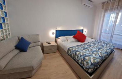 Naples Stay Inn - close to metro & all connections - Photo 3