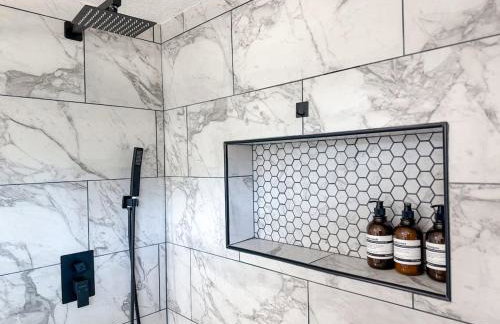 Jax 5BR Family Paradise -Hot Tub-Game Room-Patio- - Photo 27