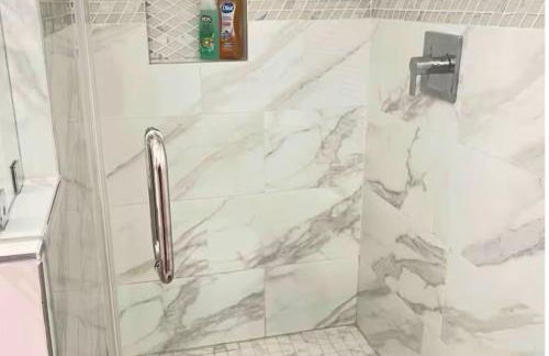 Beautiful 4BD and 3BA Pool Jacuzzi Vacation Home - Foto 35