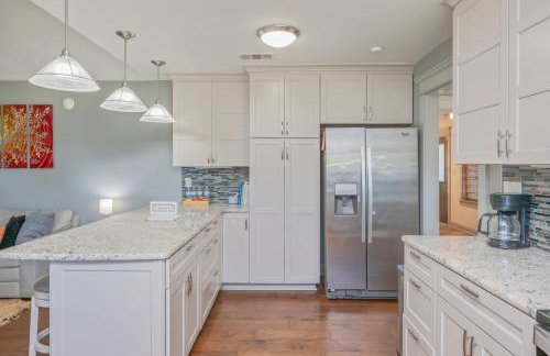 Private Pool and 3BR Family Fun Home with Gazebo - Foto 27