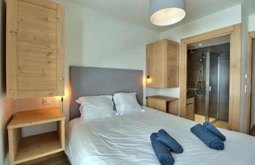 ARC 1600, LE RIDGE, Appartement 10 personnes Duplex Vue Montagne - ski aux pieds - Sauna, Hammam, Piscine, Salle de salle de sport-fitness - Foto 22