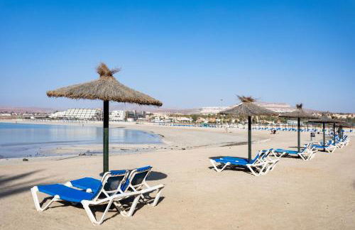 Home2Book Quiet Villa with Private Pool - Photo 31