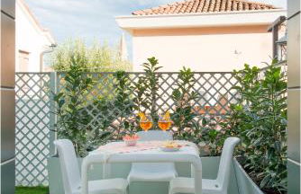 Tiffany Home - Photo 35