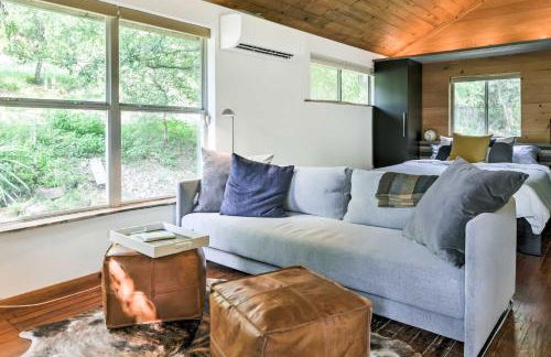 2 Mi to Dtwn Pet-Friendly Austin Studio with Yard - Foto 3