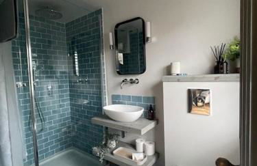 Harrogate Hidden Stay, Elegant central apartment with free parking - Foto 13