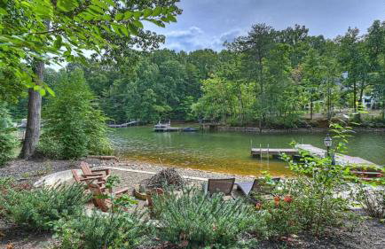 Waterfront 1-acre Private Dock, Hot Tub, Firepit Bankhead Lodge by Avantstay - Foto 96