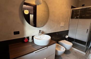 Modern Apartment with Balcony 2 Bedrooms & 2 Bathrooms near Cremona Fair - Photo 4