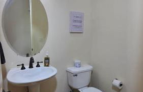 Game & Soak Retreat 3BR Private Jacuzzi Pool Table - Foto 42