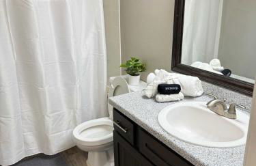 Boulevard Stays Serene 1BR King Suite with Pool Gym & Free Parking 01 - Photo 16