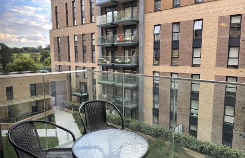 The Melodies with Free Parking , Harlow - Foto 29