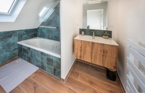 NOUVEAUTE!!! Villa en bord de mer avec piscine intérieure! - Foto 45