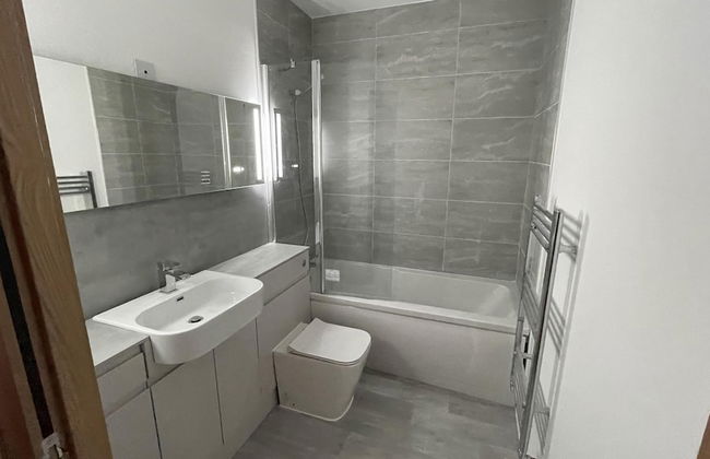 Exquisite Riverside Living in a Stunning Flat - Foto 8