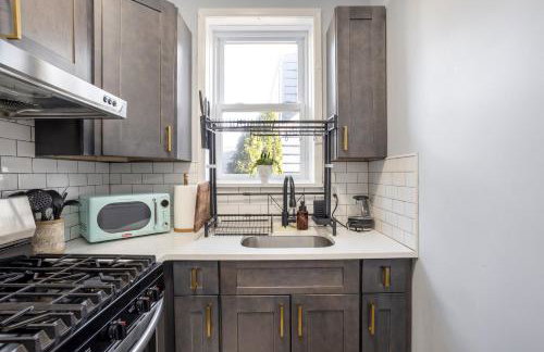 Three BR near Metlife with Laundry & Parking - Foto 11