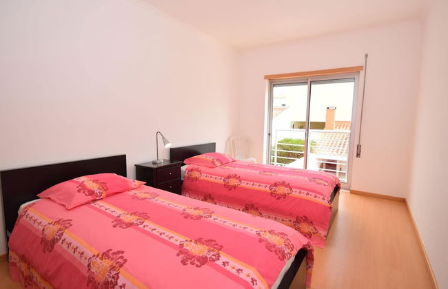 Modern Villa in Sao Martinho do Porto With Swimming Pool - Photo 3