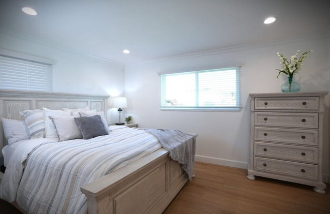 Awesome 5 Bedroom 3 Bath Pool Home With In-ground Jacuzzi - Foto 13