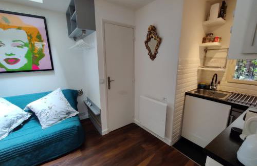 Romantic Tiny House inside Montmartre - Foto 8