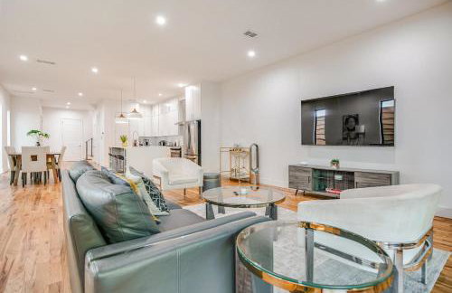 Uptown Modern with Private Patio & 1Gbps Wi-Fi - Foto 1