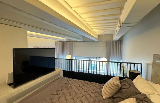 Industrial-chic 1BD Loft by the River Fulham! - Foto 2